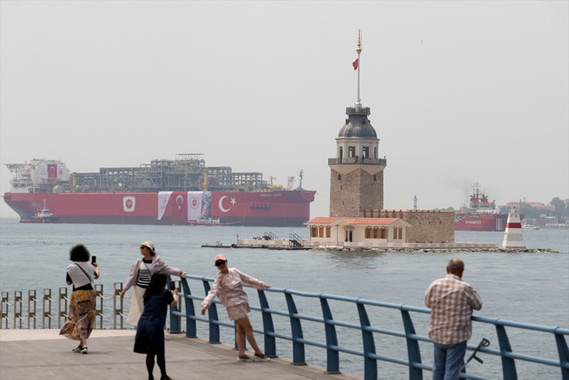 Türkiye'nin ilk Yüzer Üretim Tesisi Osman Gazi Gemisi, İstanbul Boğazı'ndan geçiyor - Resim: 6