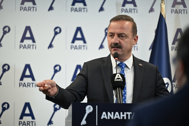 CHP lideri Özgür Özel'den grev açıklaması: Kimse işçiye laf söylememizi beklemesin ama... - Resim: 2