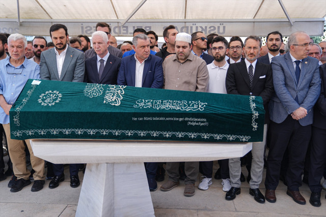 Tiyatro çalışmalarıyla tanınan Hüseyin Goncagül'e veda! Cumhurbaşkanı Erdoğan'ın sınıf arkadaşıydı - Resim: 1