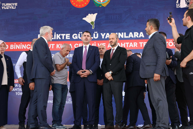 Bakan Murat Kurum, Kahramanmaraş'ta konuştu: 250 bininci konut yarın teslim edilecek - Resim: 4