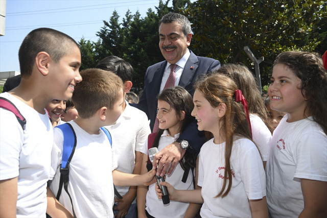 Okullar tatile girdi yeni kıyafet kararı seneye uygulanacak Milli Eğitim Bakanı Yusuf Tekin açıkladı - Resim: 1