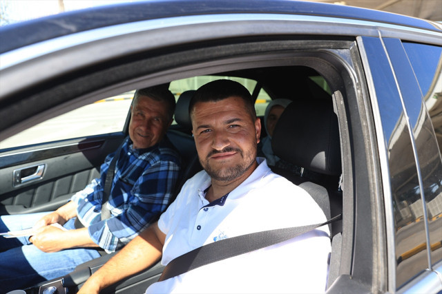 Sıla yolundaki gurbetçiler Türkiye'ye kavuşmanın mutluluğunu yaşıyor - Resim: 3