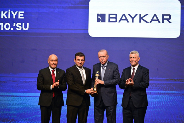 Erdoğan ödül verdi damadı Selçuk Bayraktar ve Ali Koç detayı dikkat çekti - Resim: 0