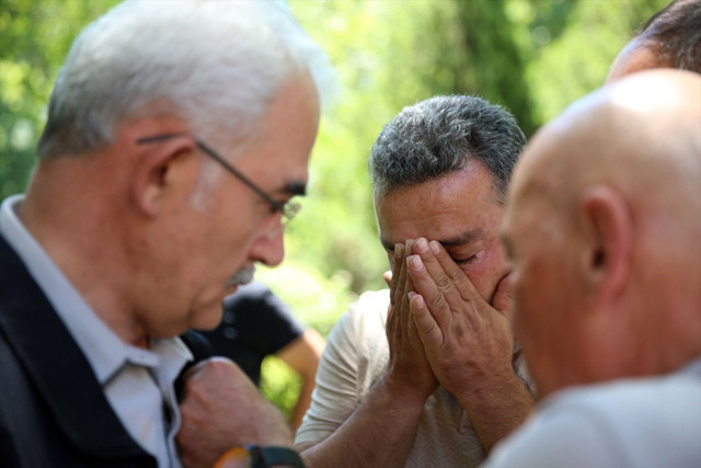 Şehit dozer operatörü İbrahim Demir'e veda! Gözyaşları sel oldu - Resim: 0