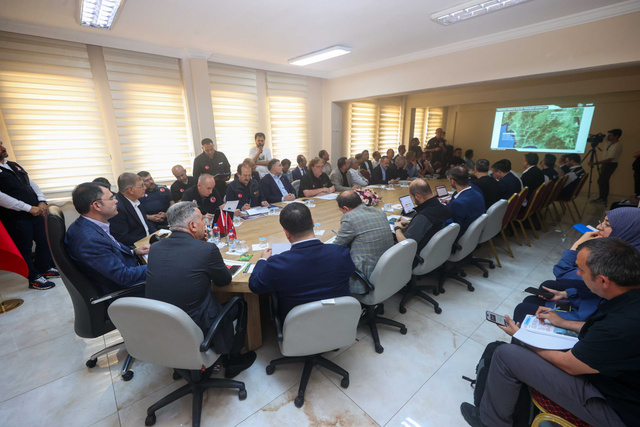 Bakan Murat Kurum: ''Yangınlardan etkilenen toplam bina sayısı 1168'e ulaştı" - Resim: 1