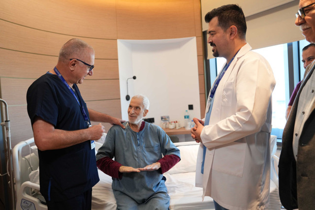 Hem kalbi hem umudu tıkalıydı, Türkiye'de hayata tutundu - Resim: 1