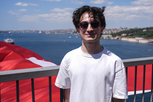 İstanbul Boğazı'ndaki köprülere Türk bayrağı asıldı - Resim: 2