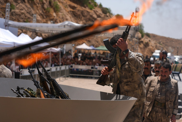 AK Parti'den terör örgütü PKK'nın silah bırakmasıyla ilgili ilk açıklama geldi - Resim: 2