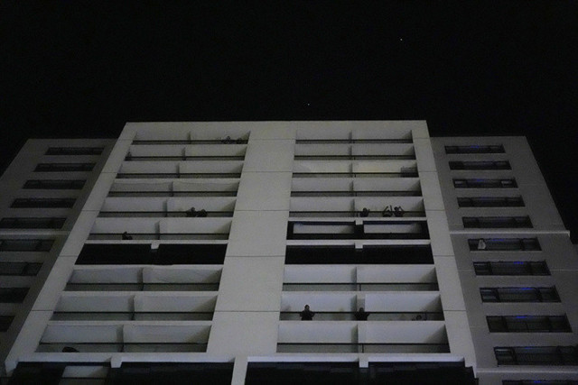 Ankara Çankaya'da 26 katlı binada çıkan yangında 1'i bebek 3 kişi öldü - Resim: 0