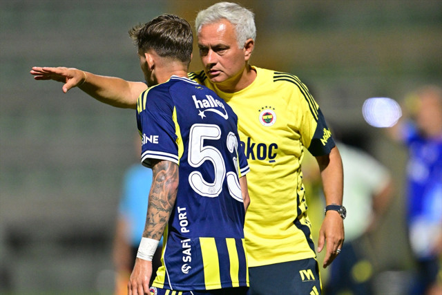 Fenerbahçe'de Jose Mourinho'dan maç sonrası beklenmedik açıklama - Resim: 0