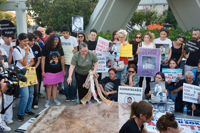 Mattia Ahmet Minguzzi'nin annesi Bakırköy'de oturma eylemi yaptı - Resim: 2