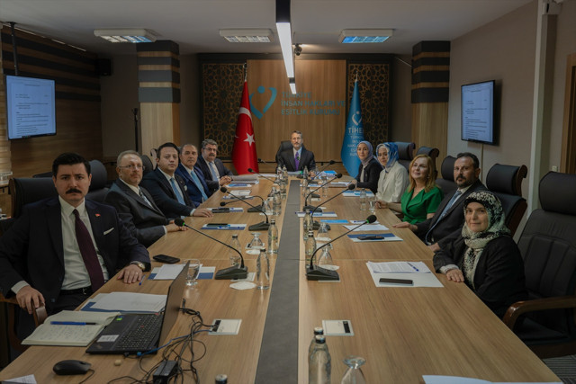 TİHEK'in yeni dönemdeki ilk kurul toplantısı Fahrettin Altun başkanlığında yapıldı - Resim: 2