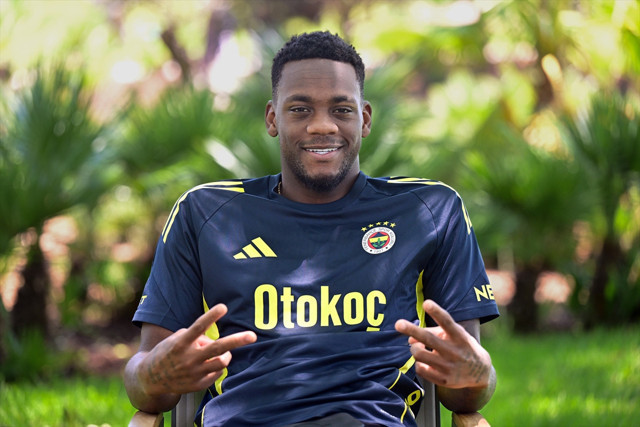 Fenerbahçe'nin yeni transferi Jhon Duran Osimhen sorusunu böyle yanıtladı - Resim: 0