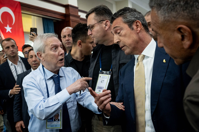 Fenerbahçe Yüksek Divan Kurulu'nda gerginlik! - Resim: 2