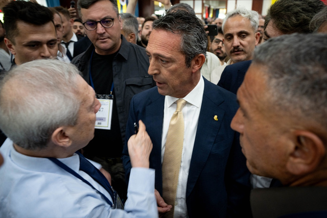 Fenerbahçe Yüksek Divan Kurulu'nda gerginlik! - Resim: 1