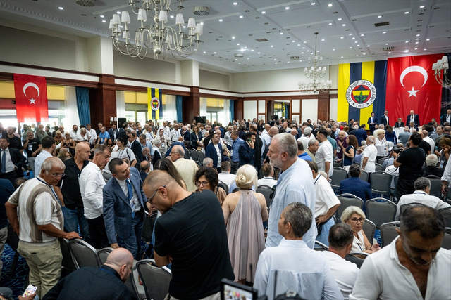 Fenerbahçe Yüksek Divan Kurulu'nda gerginlik! - Resim: 0