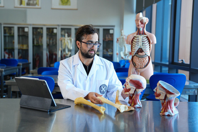 YKS derecesinden bilim arenasına! Medipollü gencin yeni rotası beyin araştırmaları - Resim: 0