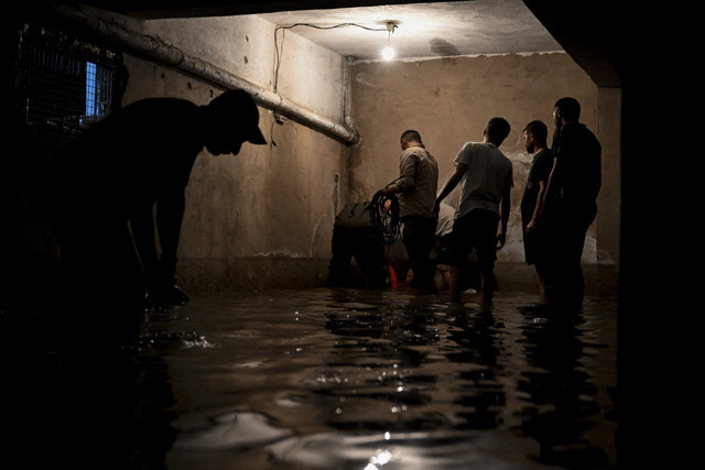 Ankara'yı sağanak vurdu! Kanalizasyon taştı, evleri su bastı - Resim: 0