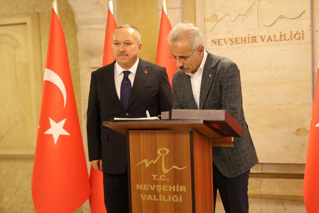 Kapadokya Havalimanı'nın yolcu kapasitesi 2 milyona çıkacak! Bakan Uraloğlu inşaatı inceledi - Resim: 2