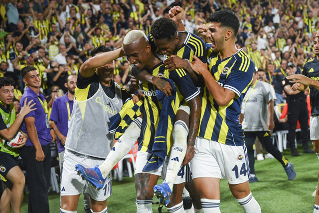 Fenerbahçe'nin Feyenoord galibiyeti Hollanda basınında: Kadıköy cehennemi - Resim: 1