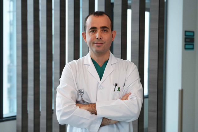 Banyoda düşen kadının hayatı altüst oldu! Kararan gözüne göz dövmesi ışık oldu - Resim: 2