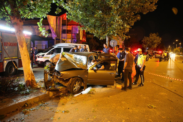 Gençleri hayattan koparan kaza! Aracın haline bakın - Resim: 0