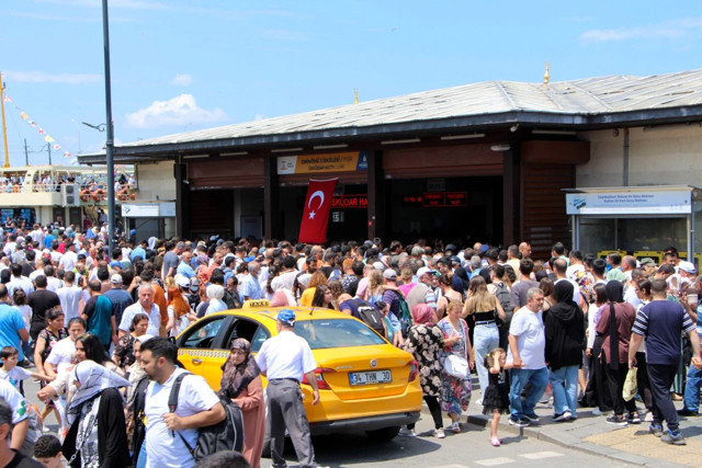 eminönü vapur iskelesi