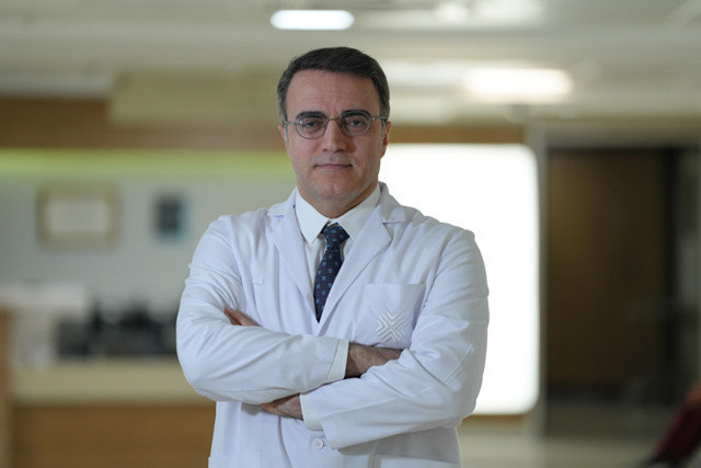 Dört yıllık ağrılı yaşam tek ameliyatla bitti! Protez değişimi nasıl uygulanıyor? - Resim: 0