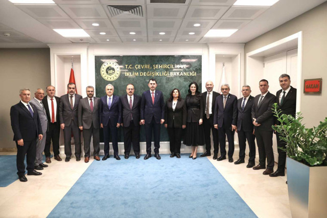 Bakan Kurum, Aydın heyetini kabul etti - Resim: 0