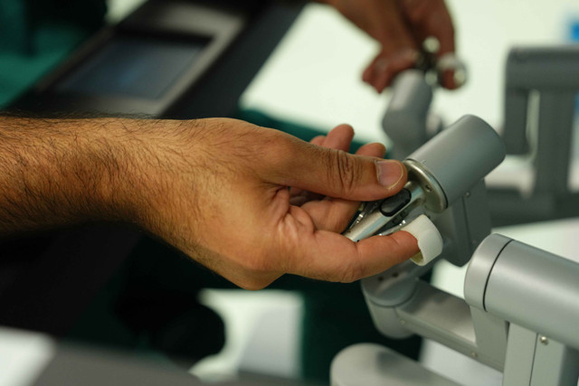 Robotik cerrahi baş boyun tümörleri ve uyku apnesinde etkili oluyor - Resim: 1