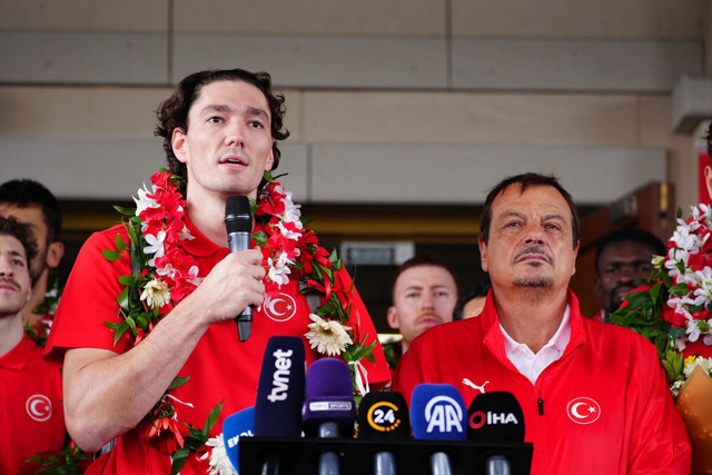 Avrupa ikincisi A Milli Erkek Basketbol Takımı yurda döndü - Resim: 2