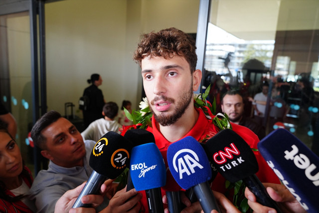 Avrupa ikincisi A Milli Erkek Basketbol Takımı yurda döndü - Resim: 3