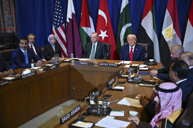 Ayşenur Arslan'dan garip iddia! Erdoğan Trump'ın yanına bakın neden oturmuş - Resim: 0