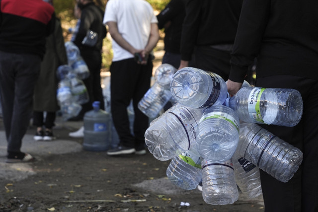 Ankara'da durum fena! Bidonu kapan çeşmeye koştu 'rezil durumdayız' tepkisi - Resim: 0