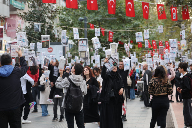 Kocaeli'de gelenek bozulmadı, kitaplar yine ağaçlarda çiçek açtı... - Resim: 2