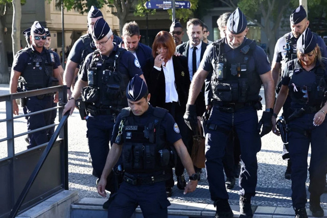 Fransa'yı sarsan davada Türk suçlunun ifadesi damga vurdu! 80'den fazla erkeğin tecavüzüne uğrayan kadın... - Resim: 0