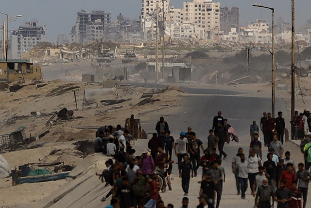 İsrai ordusu Gazze'nin kuzeyine gitmek isteyenleri tank atışlarıyla bombaladı - Resim: 0