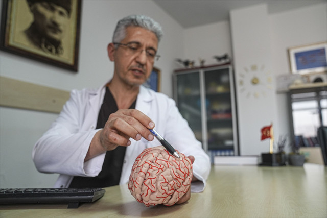 Beynindeki tümörden "haritalandırma" tekniğiyle kurtuldu - Resim: 1