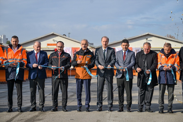 Bakan Uraloğlu açıkladı: Karayollarına 663 makine ve ekipman kazandırıldı - Resim: 0