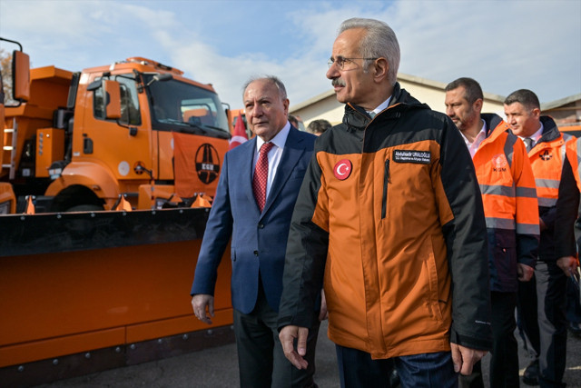 Bakan Uraloğlu açıkladı: Karayollarına 663 makine ve ekipman kazandırıldı - Resim: 2