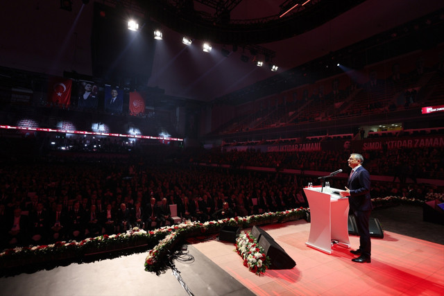 CHP 39. Olağan Kurultayı! Özgür Özel 'davet edeceğim' demişti, Kemal Kılıçdaroğlu katılmadı - Resim: 0