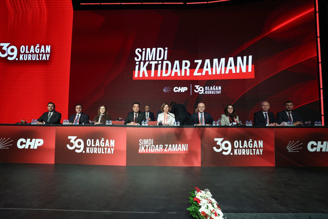 CHP 39. Olağan Kurultayı! Özgür Özel 'davet edeceğim' demişti, Kemal Kılıçdaroğlu katılmadı - Resim: 1