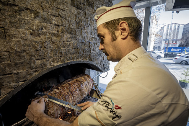 Erzurum'un tescilli cağ kebabı uluslararası gastronomi vitrininde yine zirvede - Resim: 0