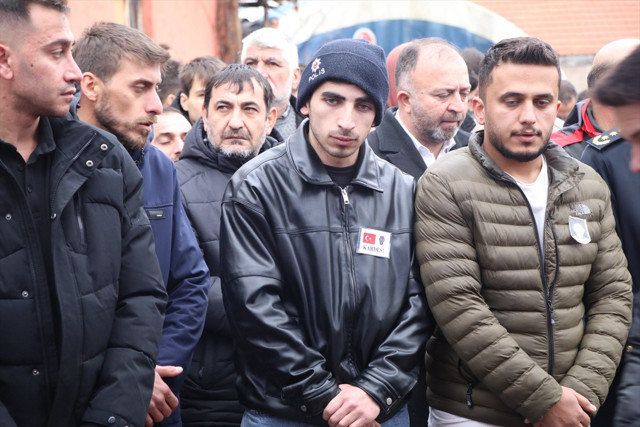 Şehit polis memuru Hatice Ünal Çankırı'da son yolculuğuna uğurlandı - Resim: 0