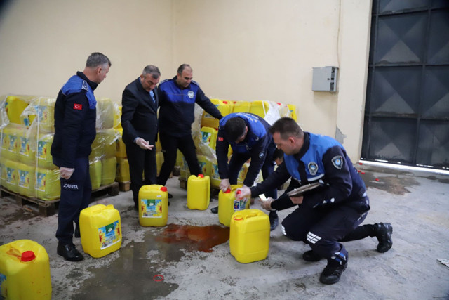 Ayçiçeği yağına bakın ne katmışlar! 3 bin bidondan fazla meğer firma da... - Resim: 0