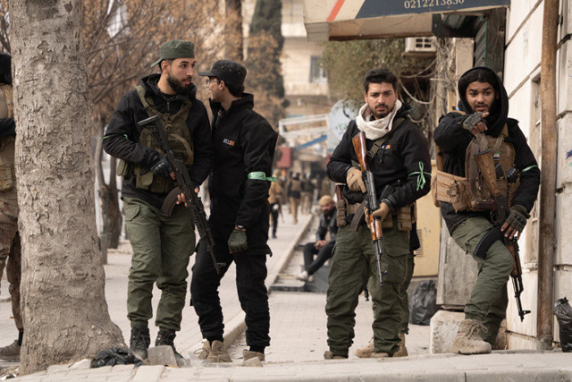 Suriye ordusu Halep'te YPG işgali altındaki Eşrefiyye ve Beni Zeyd'de büyük ölçüde kontrolü sağladı - Resim: 2