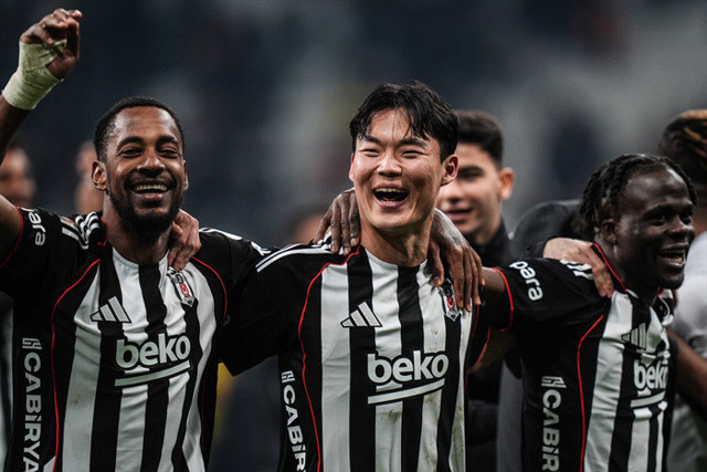 Oh füzeyi yolladı Sergen Yalçın inanamadı diz çöktü - Resim: 1