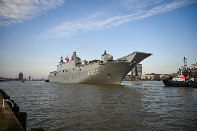 Hollanda basını Hollanda'da bulunan Türk ve Fransız savaş gemilerini karşılaştırdı - Resim: 0