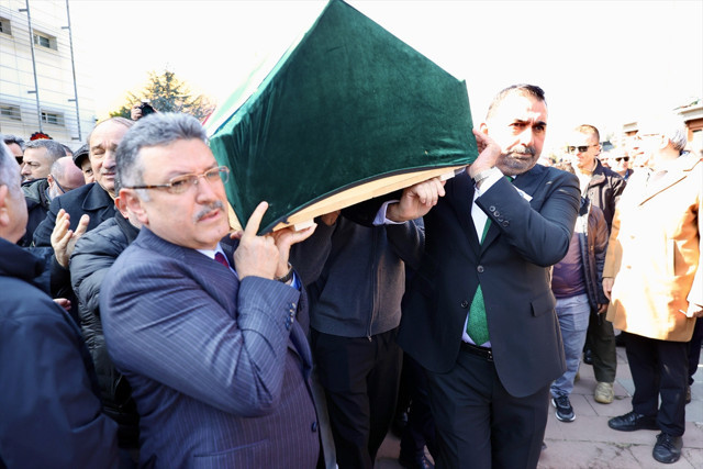 Hayatını kaybeden Orhan Kaynak için Trabzon'da tören düzenlendi - Resim: 3