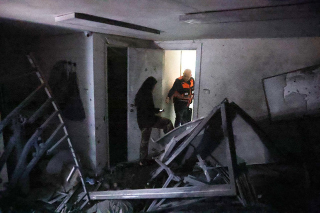 İsrail'in orta kesimine İran füze yağdırdı çok sayıda nokta hasar gördü yaralananlar oldu - Resim: 0